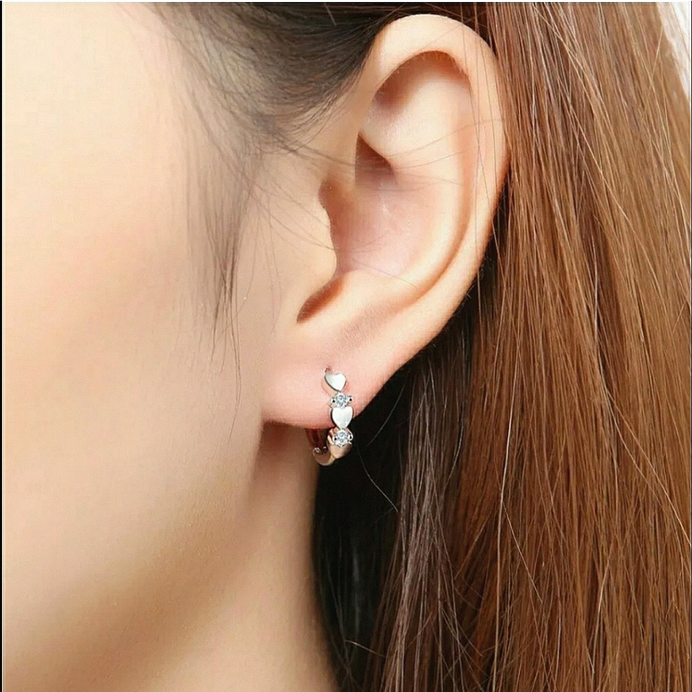 New Fashion Heart Huggie Hoop Earrings Studs - Picture 1 of 10